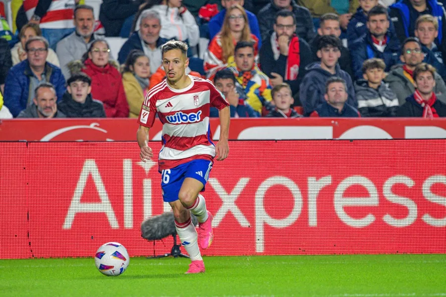 Bryan Zaragoza în tricoul Granadei