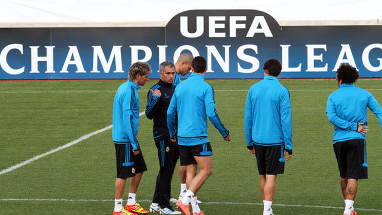 Cum să arunci 93 de milioane de euro pe fereastră?** Fanii Realului i-au trimis un bilețel lui Mourinho: "Scapă de ăștia trei IMEDIAT!" 