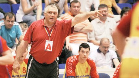 Cluburile îl acuză pe selecționerul Stângă: "A luat bătaie ca măgarul în pantă"