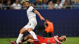 CFR Cluj a făcut un alt transfer de urgență, după ce și-a vândut „tancurile” din apărare! Varga l-a convins să semneze pe căpitanul U21 al Israelului: lovitură de maestru pentru Europa! | EXCLUSIV