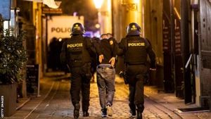 Poliţia din Praga a arestat 14 fani englezi după meciul Anglia – Cehia, din preliminariile Euro 2020