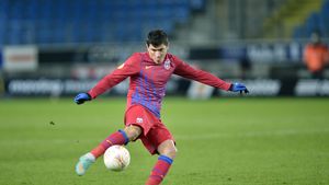 INCREDIBIL! De asta i se spune RegheMeister!** Imagini RARE: ce l-a pus Reghecampf să facă pe "Rocky" Tănase în dimineața meciului! FOTO EXCLUSIV 