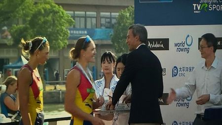 România a mai luat două medalii de argint la Campionatele Mondiale din China. Echipajele de 4 rame feminin și 4 rame masculin au terminat pe locurile secunde