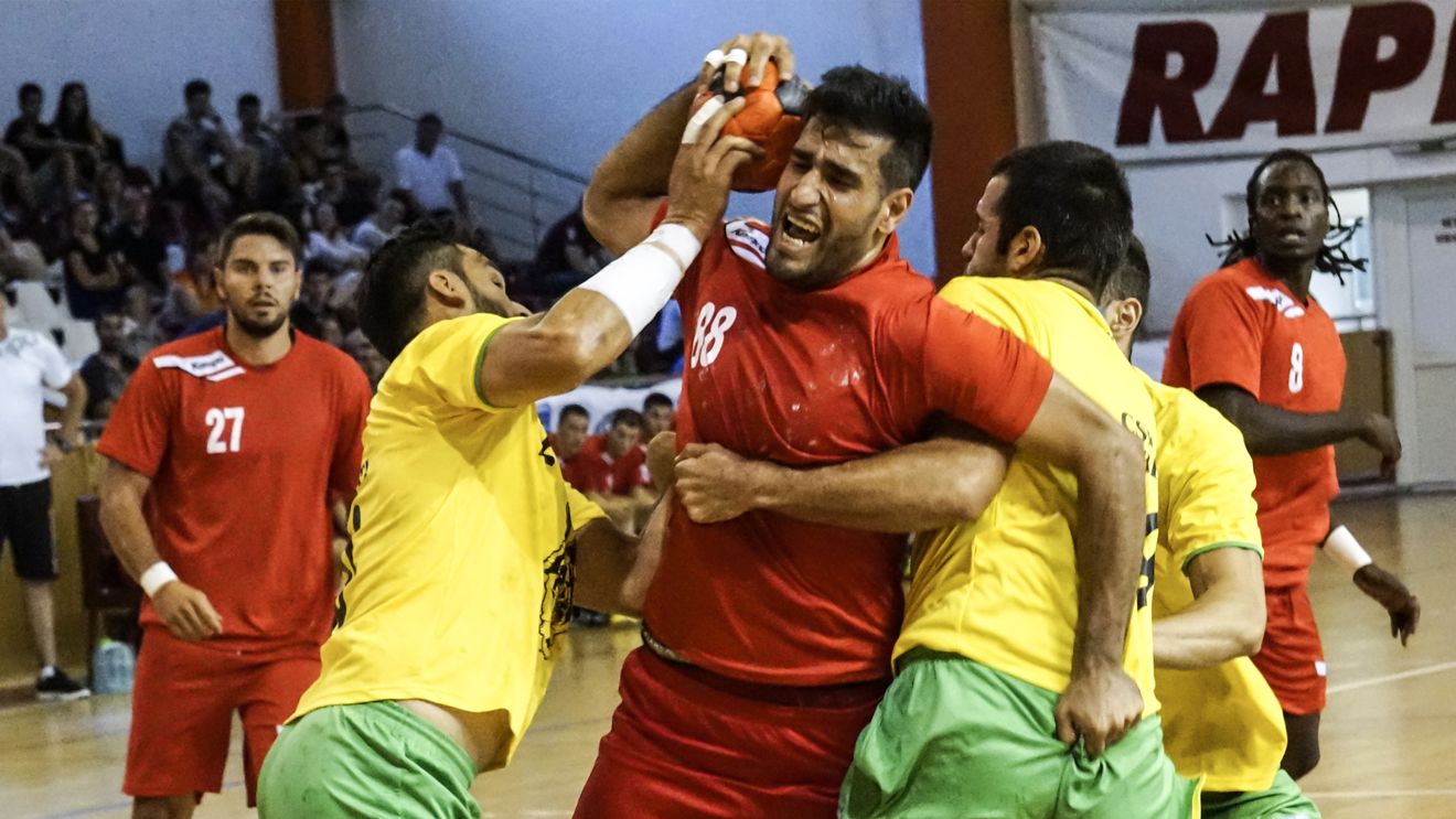 Dinamo, locul doi la turneul de handbal de la Struga. "Câinii", învinși în finală de francezii de la Cesson Rennes cu 33-24