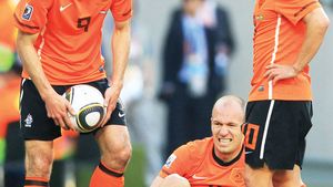 Van Gaal se teme de autobaza Estoniei!** Selecționerul "batavilor" trimite ce are mai bun în teren