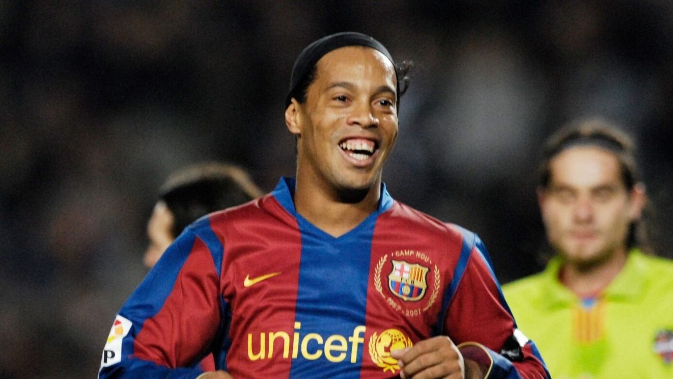 Ronaldinho i-a cerut Barcelonei să transfere un superstar din naționala Angliei, pe vremea când el însuşi era zeu pe Nou Camp: "Unul dintre cei mai buni din Europa"