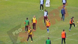 FOTO Steliștii s-au antrenat "acasă" la Neșu!** Fostul jucător al roș-albaștrilor a fost prezent la ședința de pregătire