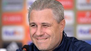 Probleme la FCSB? Marius Șumudică vine cu detalii din interior: "Există o fisură în staff"