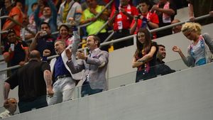 "Strătilă să meargă la 'Românii au talent', să mănânce banane cu coajă!"** Managerul lansează un nou atac la adresa "câinilor": ce spune despre Negoiță