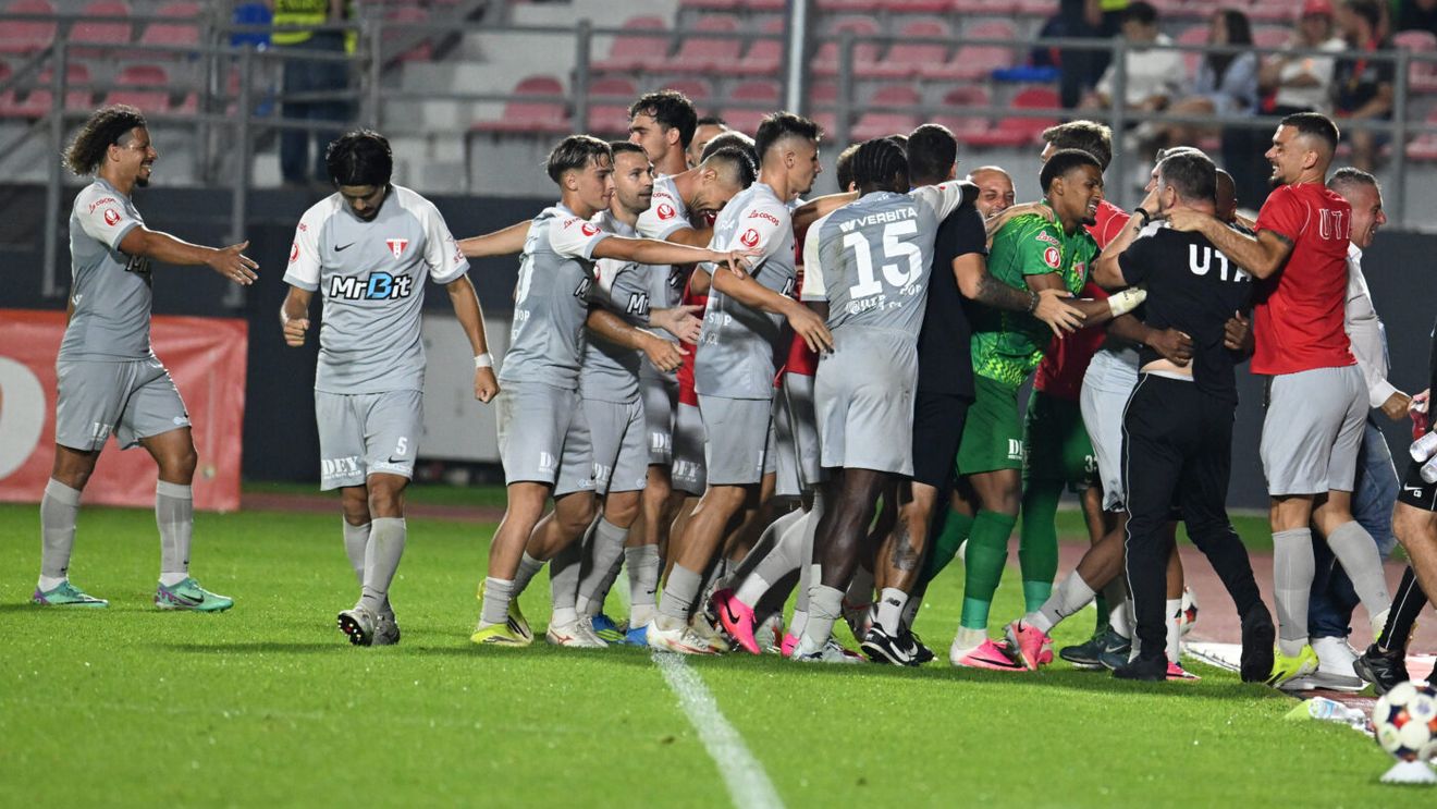 Ce n-ai văzut la TV în FCSB - UTA. Gestul care a trecut neobservat și cum au reacționat ultrașii roș-albaștrilor după al doilea eșec la rând