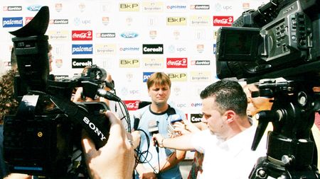 Uhrin: „M-am săturat să tot improvizez!"