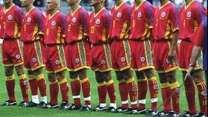 "A fost ideea lui Petrescu, îi plăcea caterinca!"** Străinii râd de "generația vopsită": 'De-asta mulți nu regretă anii 90'