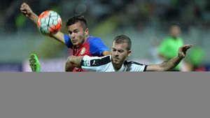 Replică acidă pe contul lui Toșca, după ce Andone a anunțat că a negociat cu Dinamo: "Trăiește în altă dimensiune! Cum să merg la Dinamo, unde salariile sunt de 3000 de euro?!" Cât câștigă fundașul la Steaua