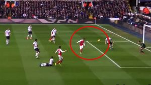 Spectacol în nordul Londrei! Spurs - Arsenal 2-2, iar lupta la titlu continuă! Gol fabulos reușit de Ramsey | VIDEO