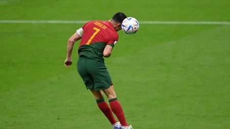 Tehnologie de înalt nivel la Mondialul din Qatar: motivul incredibil pentru care mingile sunt încărcate precum un smartphone, la curent electric | FOTO