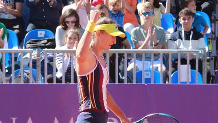 Irina Begu, în optimi la Roland Garros! A scăpat de controversata Ostapenko în proba de dublu