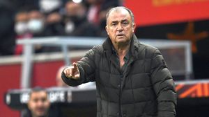 „Împăratul” care a contribuit la ascensiunea lui Gică Hagi a fost numit antrenor la o rivală a lui Răzvan Lucescu! Fatih Terim a semnat cu o forță a Greciei