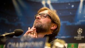 O fostă glorie a lui Liverpool îl așteaptă pe Klopp pe Anfield. "Mai degrabă el, decât Ancelotti". Oficialii clubului speră să-l convingă până vineri