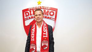 Mulțescu OUT, Stoican IN! Băgat în ședință, antrenorul nu a mai suportat. "Asta l-a costat!" Ce a produs ruptura