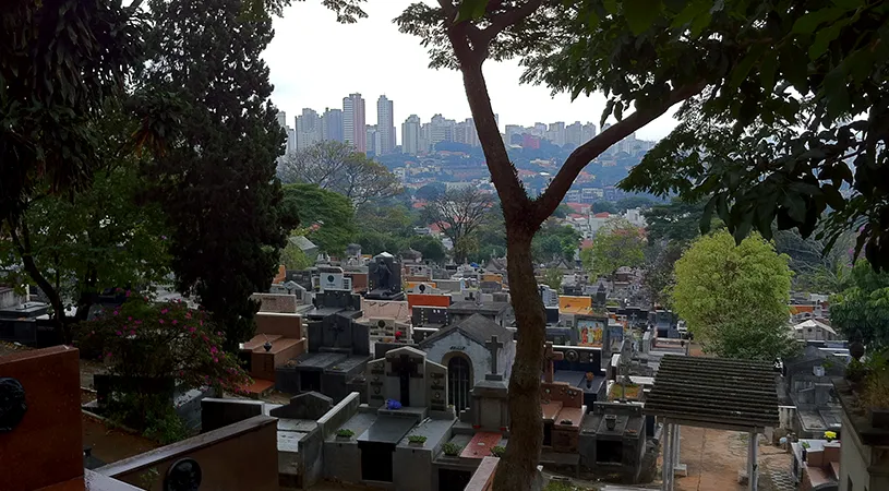 Caz sinistru în Brazilia. Un cimitir a 