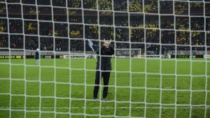 Victoria care îi UNEȘTE pe steliști!** "Jos pălăria! Așa fac marii jucători" O LEGENDĂ‚ a Stelei le întinde mâna lui Reghe și Chiricheș: