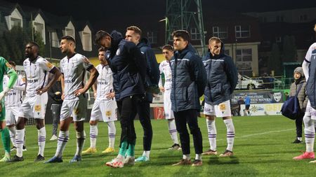 Gluma anului în fotbalul din România s-a auzit pe transmisiunea în direct a unui meci! Comentatorul a izbucnit în râs pe loc