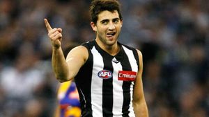 VIDEO | Un star din fotbalul australian a fost suprins cum s-a "ușurat" într-un pahar, în timpul unui meci