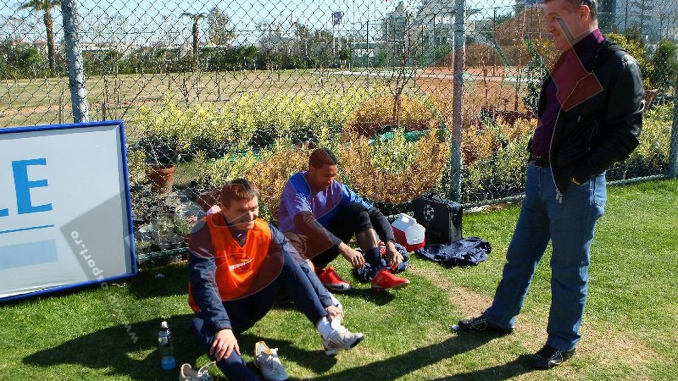 Becali: "I-am certat pe jucători!** Tănase mi-a promis că se abține de la bomba sexy!"