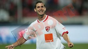 Garat devine "fundaș golgheter" în Ștefan cel Mare: un nou gol pentru Dinamo, al treilea al carierei