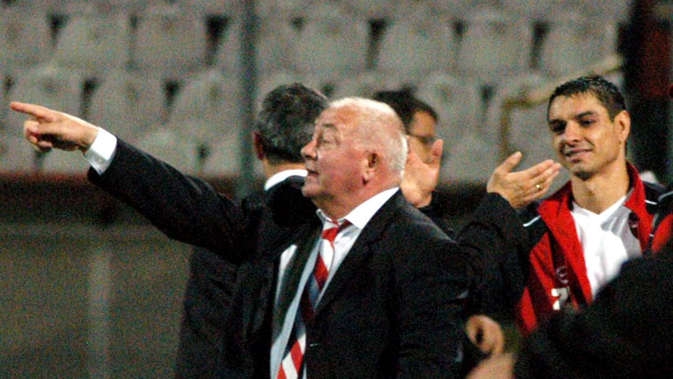 A condus Steaua şi Dinamo: „Am trecut de la scrumiera lui nea Ion Alecsandescu, cu Kent-urile lui, la ceștile de cafea aruncate pe la tribuna oficială”