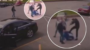 VIDEO ȘOCANT | Fanii echipei Partizan Belgrad l-au bătut pe directorul general al clubului în parcarea stadionului