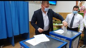 Luptătorul Cătălin Moroșanu, ales consilier județean la Galați din partea PNL. În campanie a afirmat că modelul politic este I.C. Brătianu