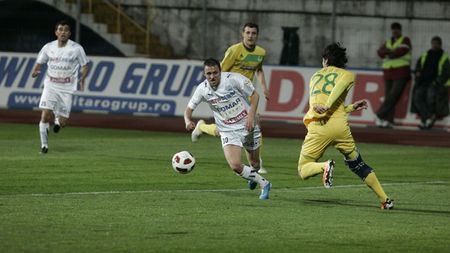 EXCLUSIV L-au suflat Stelei:** Liviu Băjenaru a semnat cu "U" Cluj! Site-ul oficial confirmă mutarea