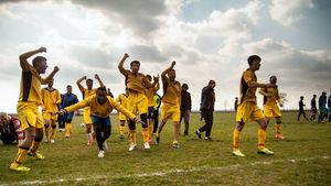 Cum gândește un șef din fotbal. Mutarea a 21 de jucători de la un club la altul, în plin sezon și fără să fie comunicată cuiva, e justificată cu un caz scandalos de acum 23 de ani. Bonus: o echipă a jucat trei etape "dintr-o regretabilă eroare", apoi a fost exclusă