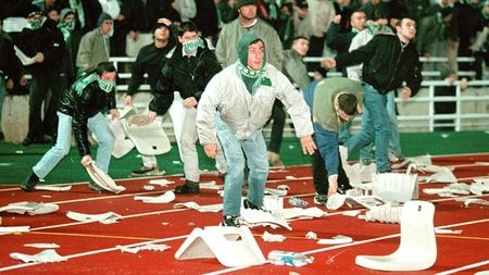 PAO și Olympiakos duc rivalitatea la un alt nivel!** Suporterii, suspectați că se vânează...cu bombe!