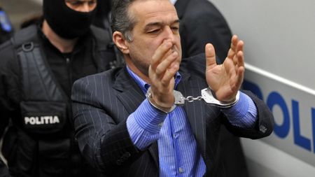 Gigi Becali, vizitat în pușcărie de Dan Puric: „Ăsta toată viața stă cu mine aici. Am înnebunit! Am crezut că zice de mine” + De ce nu merge patronul FCSB la teatru: „Mi-a zis clar"