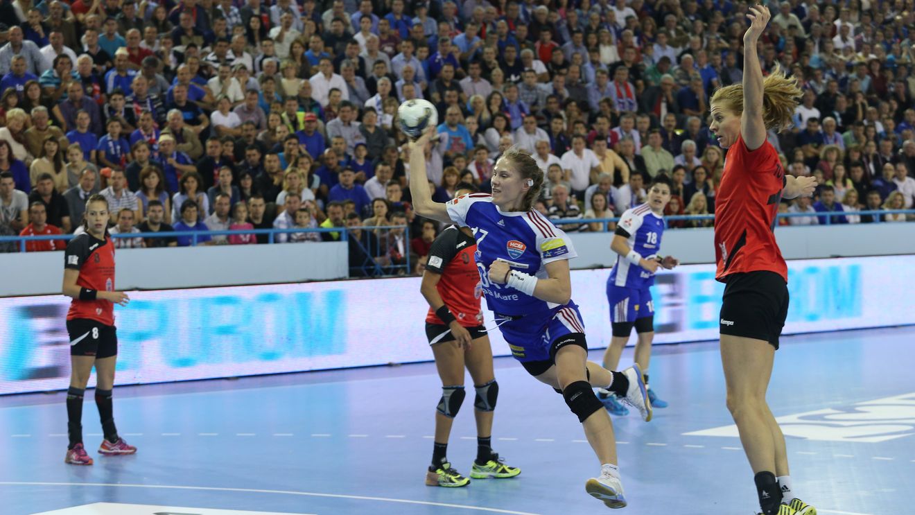 HCM Baia Mare a câștigat cu 24-21 derby-ul cu CSM București și s-a desprins la patru puncte. Braziliencele Arenhart și Pessoa au făcut show în cele două porți