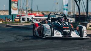 Campionatul Național de Super Rally începe vineri seara la Mangalia. Ce „bijuterii" sunt la startul evenimentului | GALERIE FOTO