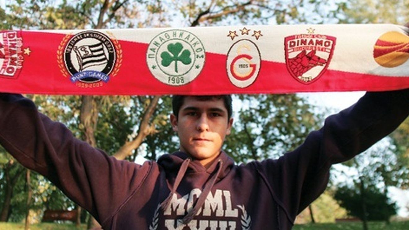 Joacă la Dinamo, dar e ultras stelist!** VEZI povestea incredibilă a juniorului!