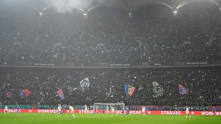 Ultrașii lui Manchester United, răzbunare pe fanii FCSB. Bannerul care l-a înfuriat și pe Gigi Becali