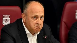 Ce a ales milionarul Dan Șucu pentru Rapid. Rivalul Meme Stoica dezvăluie cum se vede, din exterior, hotărârea patronului giuleștean