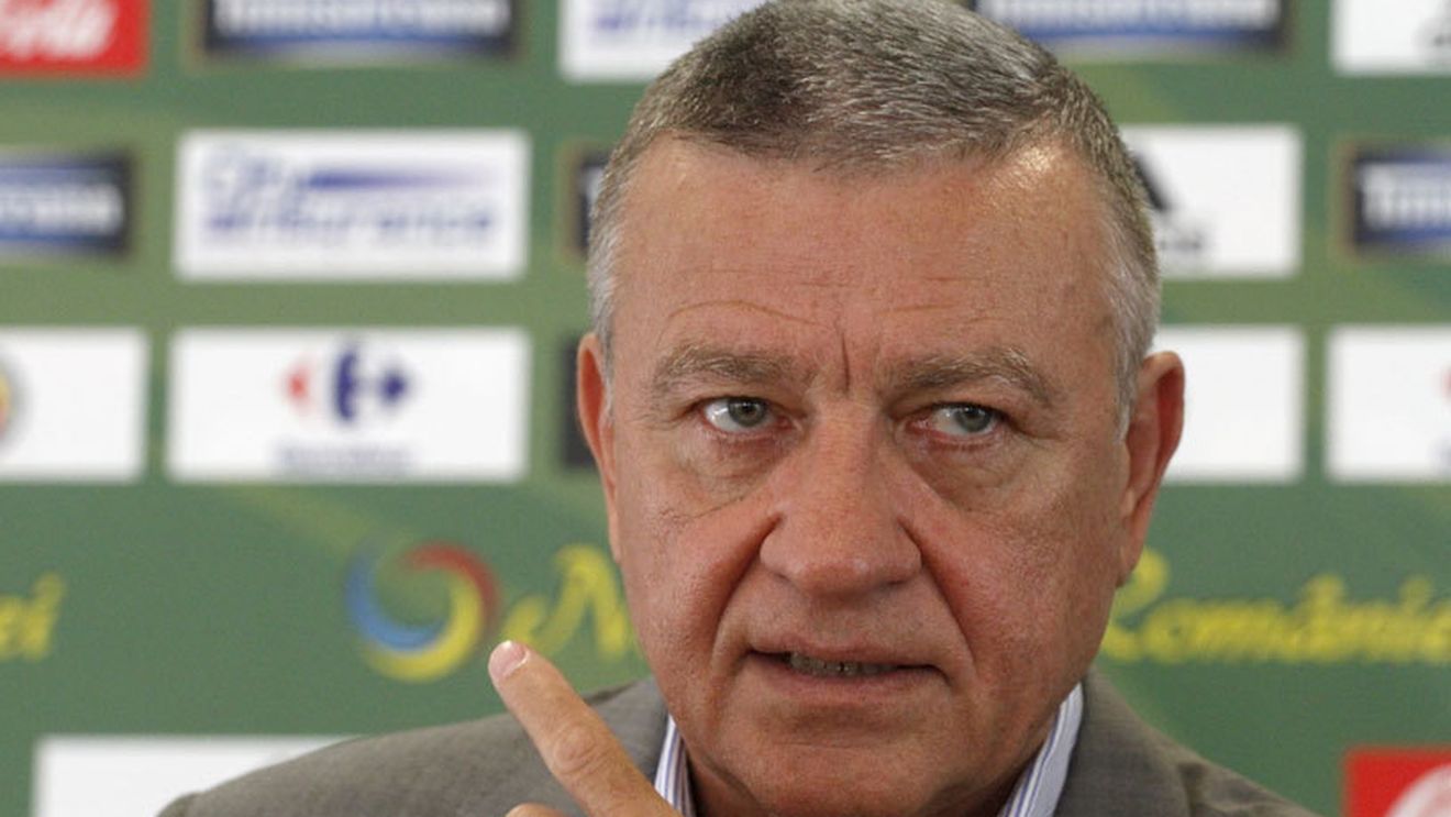 Sandu a reacționat la adresa Stelei: "Au crezut că după un campionat câștigat și o calificare în Champions League pot conduce fotbalul românesc"