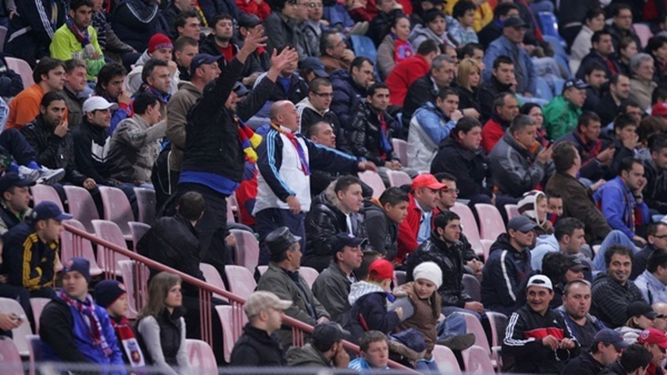 Becali recunoaște: "Cei de la Tribuna 1 și 0, care sunt fanii mei, i-au strigat 'demisia' lui Ilie, nu cei care mă contestă!"