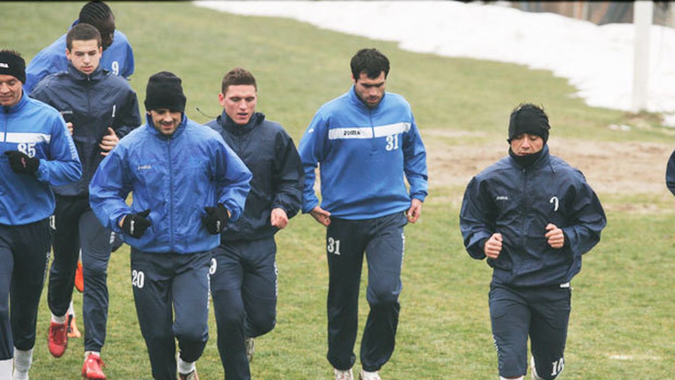 Pe aici nu se trece!** Minteuan a decis cine vor fi stâlpii apărării în prima etapă
