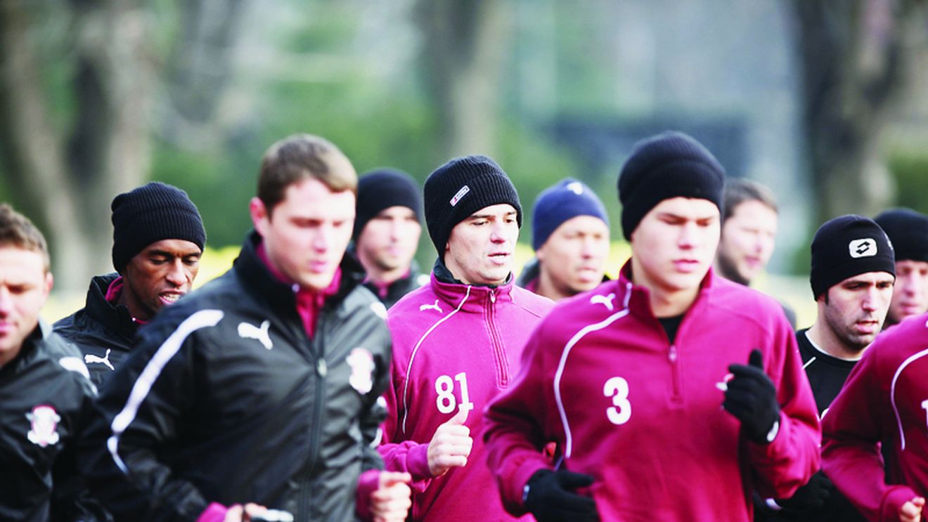 Pregătire spartană!** Șumudică a scos untul din elevii săi!