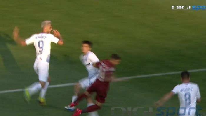 Faza care ar putea schimba soarta campionatului! Ce s-a întâmplat în derby-ul CFR - Craiova: A fost 11 metri pentru echipa lui Dan Petrescu? Reacția lui Crăciunescu + FOTO & VIDEO