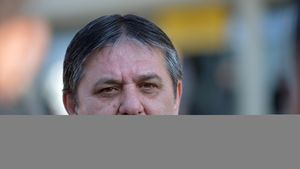 LĂ‚CĂ‚TUȘ 55 | Ce s-a întâmplat când a marcat împotriva echipei controlate de șeful Miliției: "Dacă nu făceam asta, mă dădeau afară"