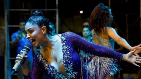 Soția l-a prins pe milionar cu amanta, o cântăreață celebră! Le-a dat în vileag relația amoroasă și l-a acuzat pe bărbat că a bătut-o de-a lungul căsniciei lor