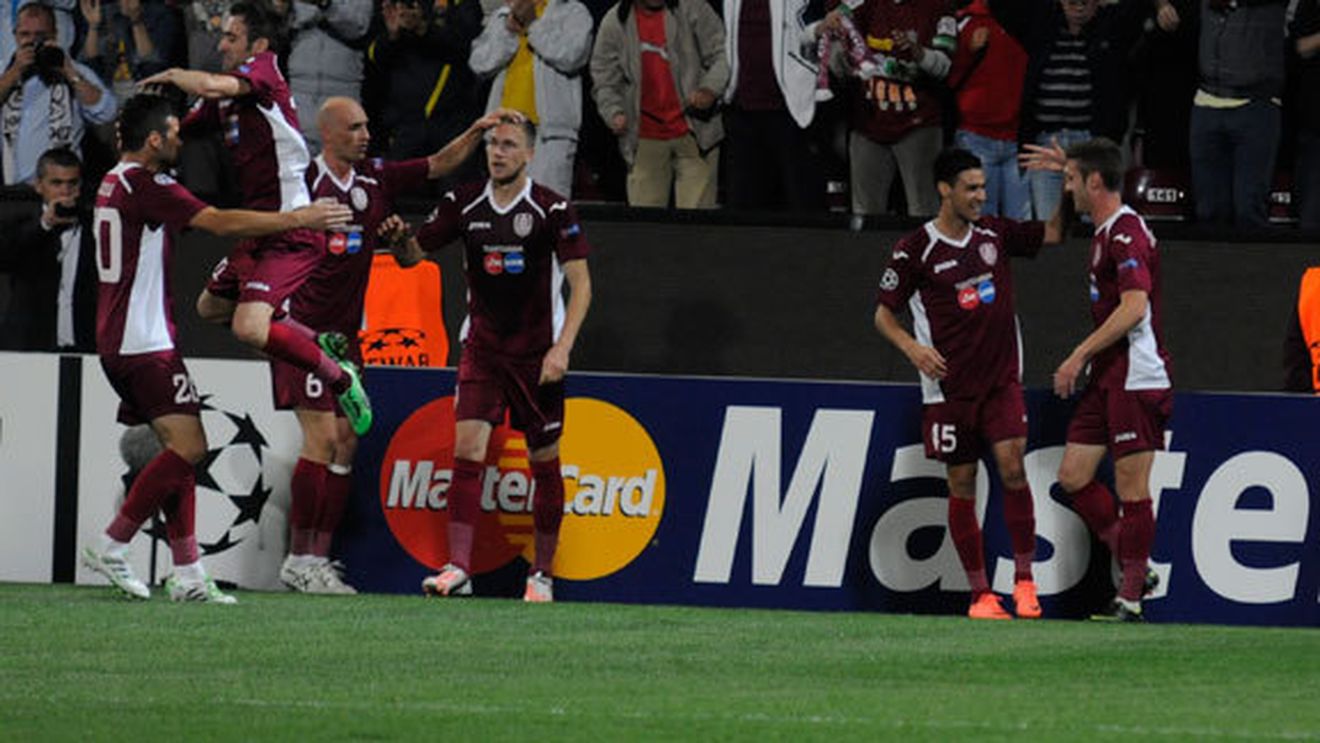 EXCLUSIV** Bombele pregătite de CFR Cluj pentru Ligă: Săpunaru, un fundaș de la AEK și un atacant!