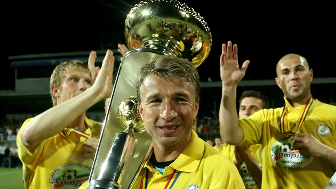 Dan Petrescu, antrenorul anului 2009:** 